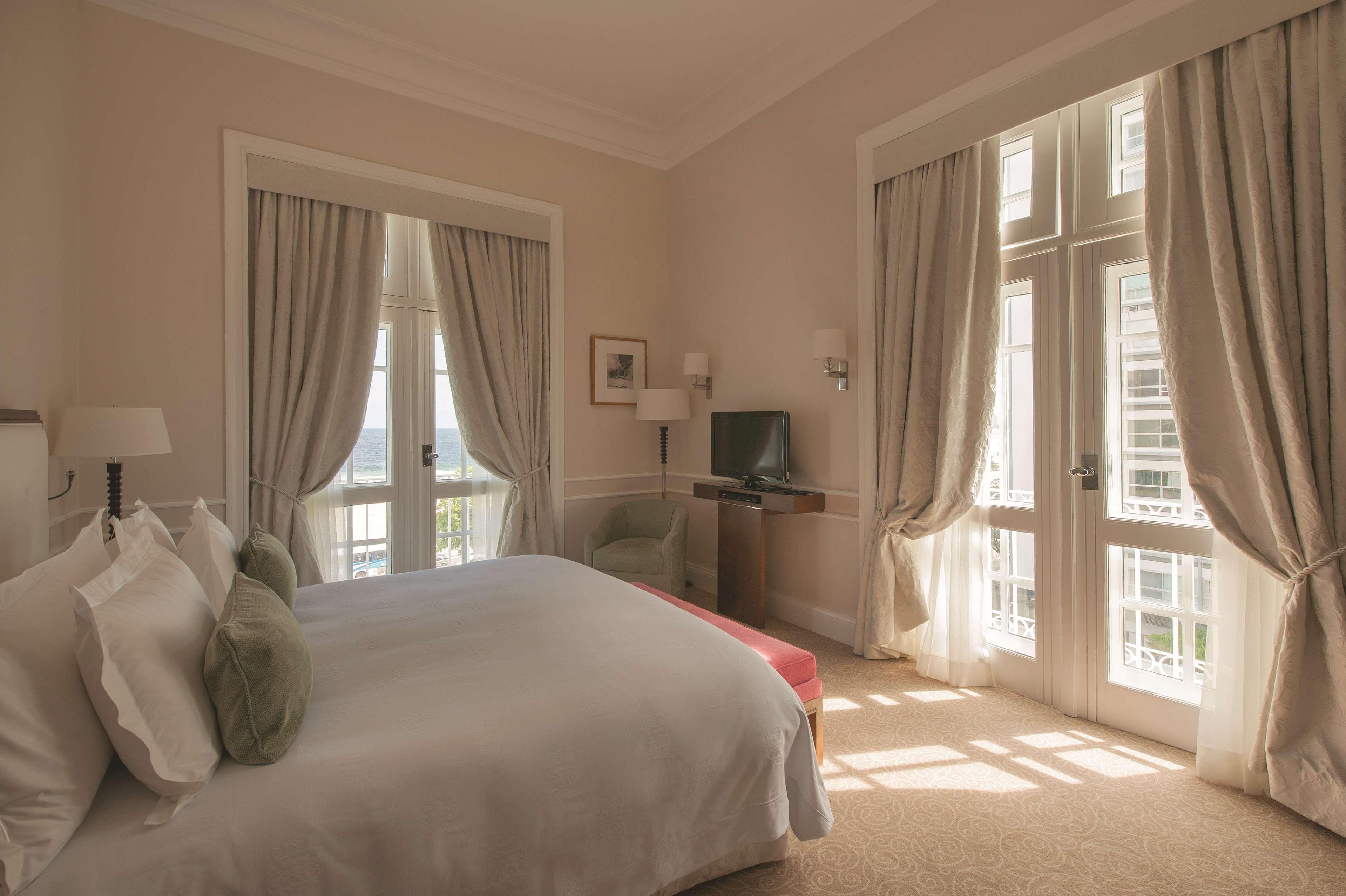 Copacabana Palace, A Belmond Hotel, Rio De Janeiro Exterior foto A bedroom at the hotel