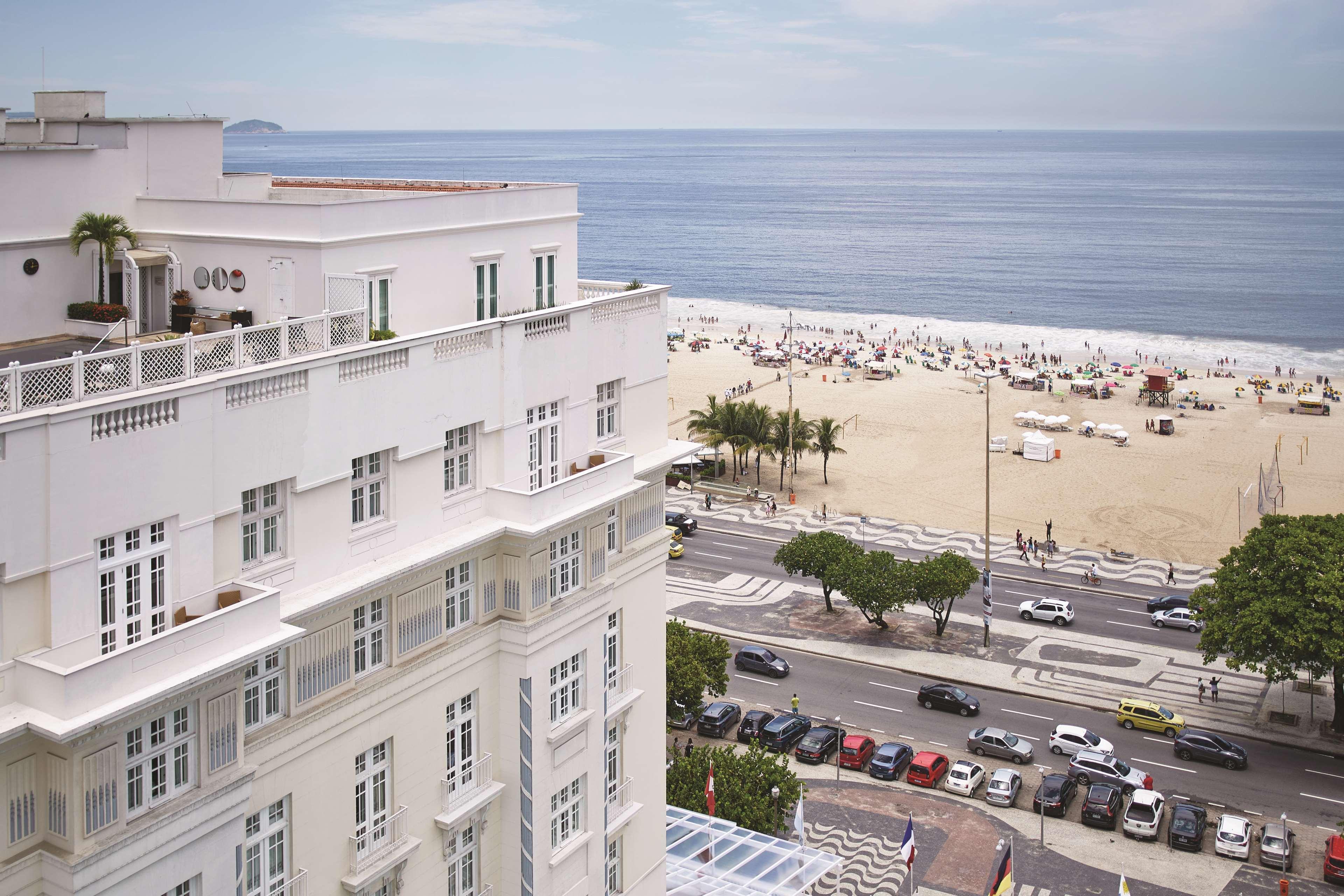 Copacabana Palace, A Belmond Hotel, Rio De Janeiro Exterior foto The hotel and the beach