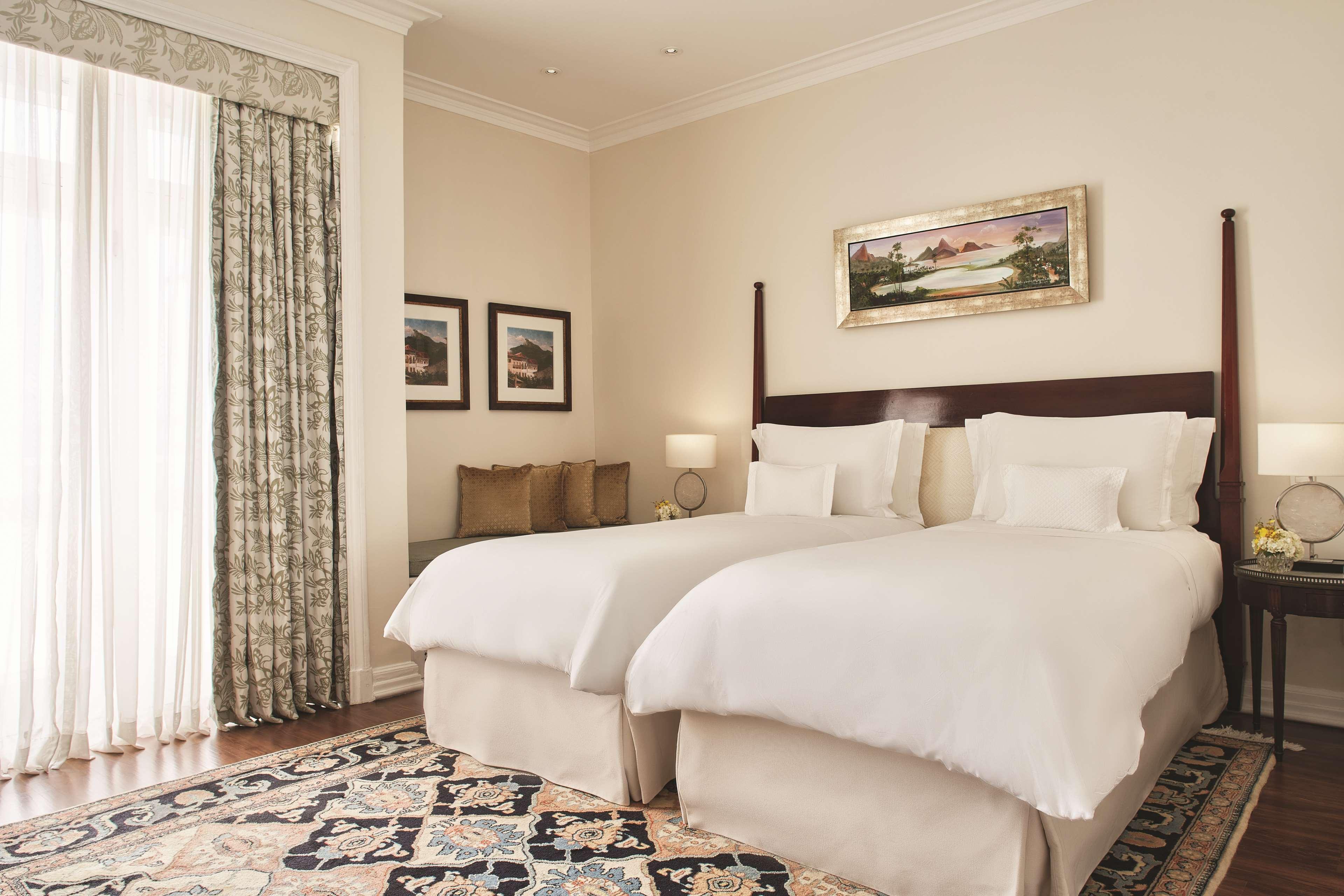 Copacabana Palace, A Belmond Hotel, Rio De Janeiro Exterior foto A guest room at the Taj Mahal Palace