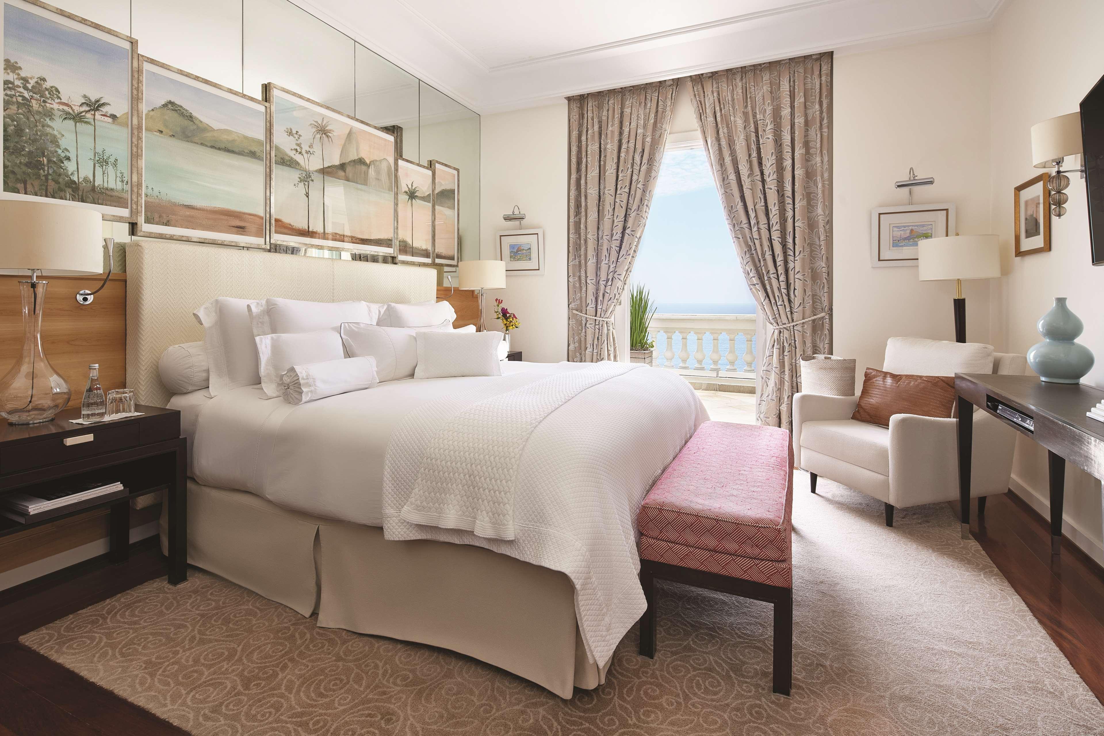Copacabana Palace, A Belmond Hotel, Rio De Janeiro Exterior foto A bedroom at The St. Regis